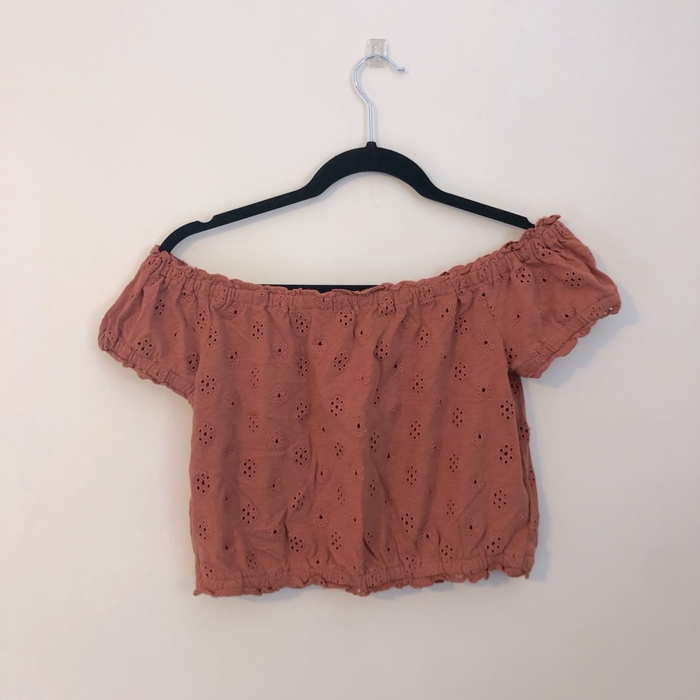 american eagle off the shoulder cropped top